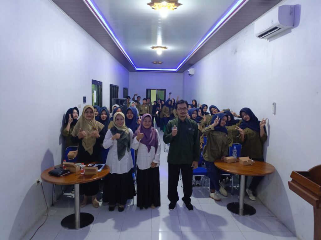 Gambar 1. Foto Bersama Guru PPK dan Siswa SMK Muhammadiyah Gubug