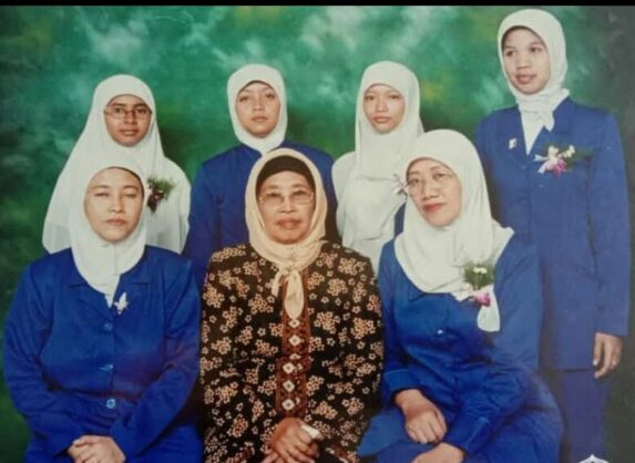 penghargaan umroh dosen dan tendik 2