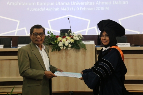 Dyah Aryani Perwitasari Dikukuhkan sebagai Guru Besar UAD